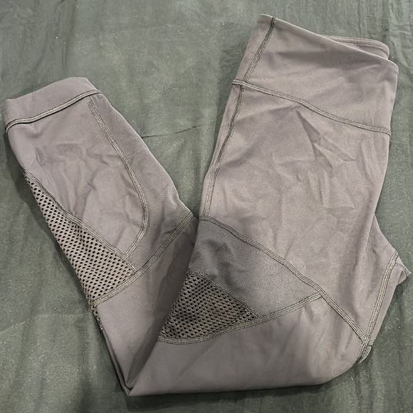 Lululemon Sendal Jacket size 8 New & black leggings, worn once Size 8 - Picture 7 of 13